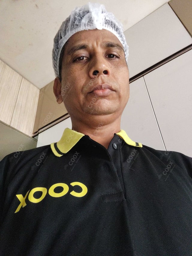 Chef from COOX at bookings. Professional cooks chefs at home