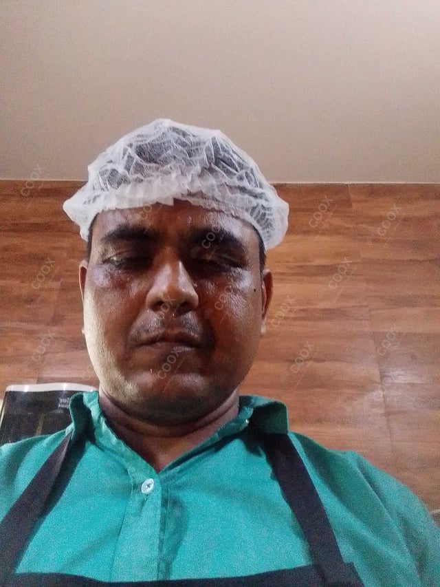 Chef from COOX at bookings. Professional cooks chefs at home