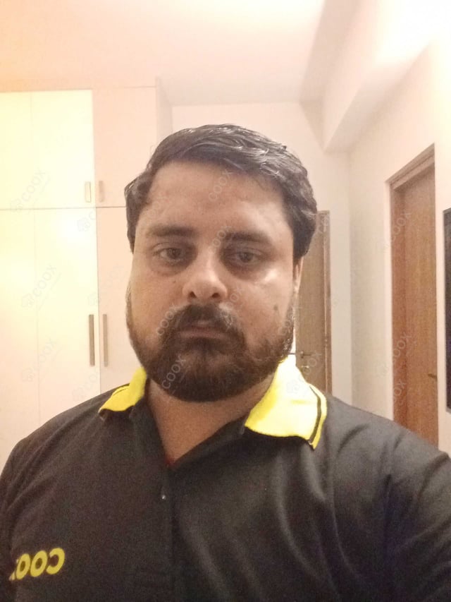 Chef from COOX at bookings. Professional cooks chefs at home