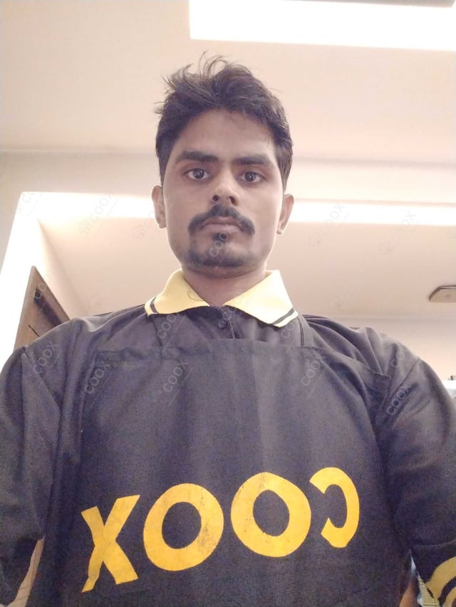 Chef from COOX at bookings. Professional cooks chefs at home