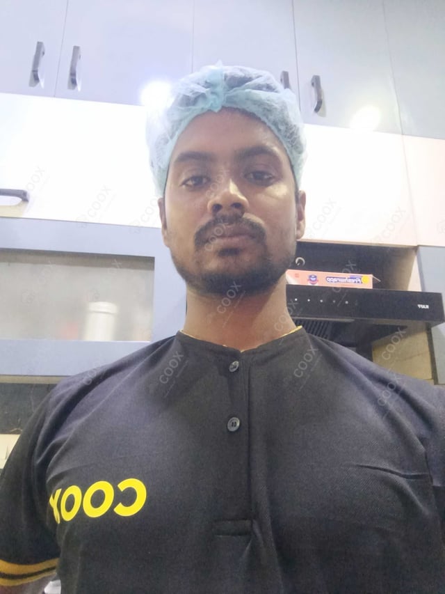 Chef from COOX at bookings. Professional cooks chefs at home