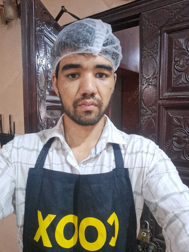 Chef from COOX at bookings. Professional cooks chefs at home