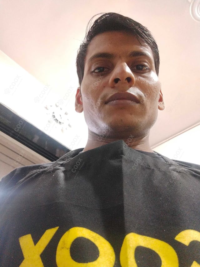 Chef from COOX at bookings. Professional cooks chefs at home