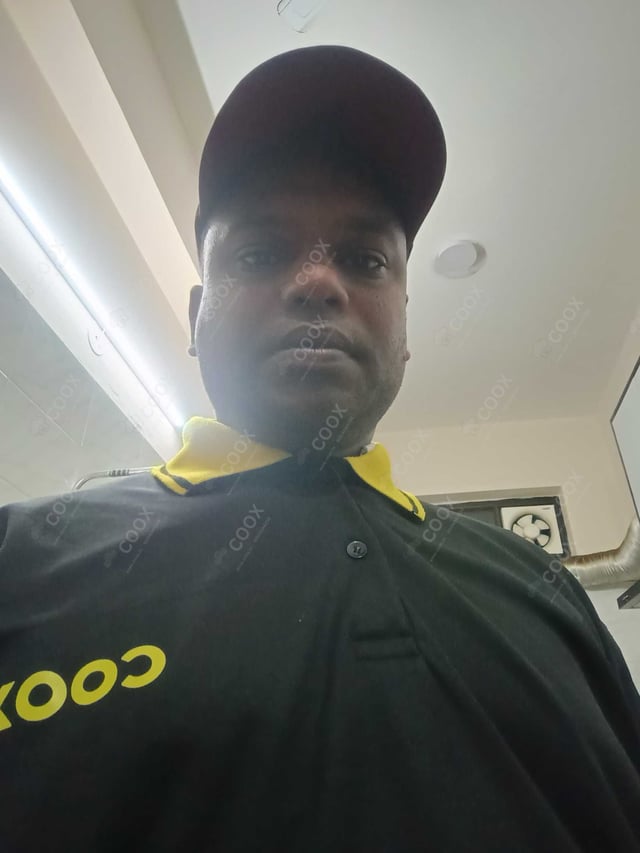 Chef from COOX at bookings. Professional cooks chefs at home