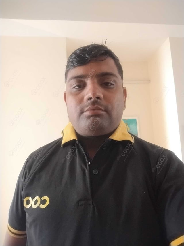 Chef from COOX at bookings. Professional cooks chefs at home