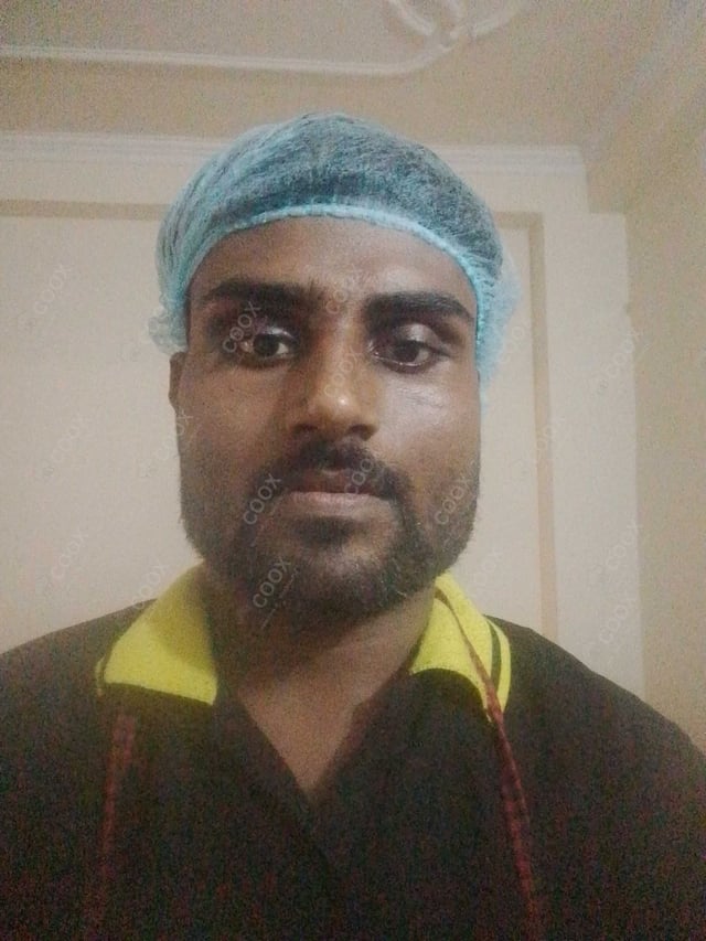 Chef from COOX at bookings. Professional cooks chefs at home