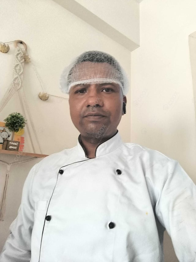 Chef from COOX at bookings. Professional cooks chefs at home