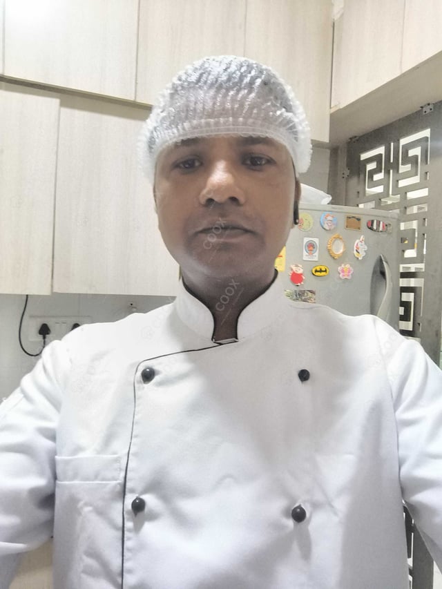 Chef from COOX at bookings. Professional cooks chefs at home
