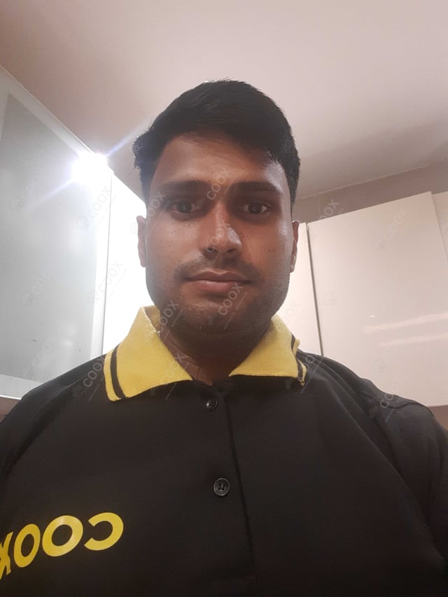 Chef from COOX at bookings. Professional cooks chefs at home