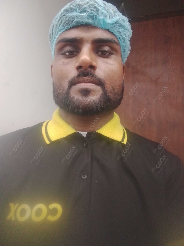 Chef from COOX at bookings. Professional cooks chefs at home
