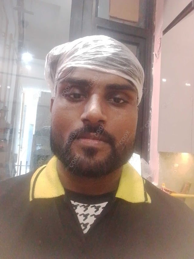 Chef from COOX at bookings. Professional cooks chefs at home
