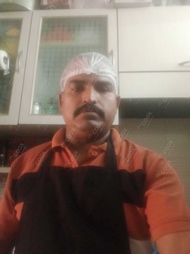Chef from COOX at bookings. Professional cooks chefs at home