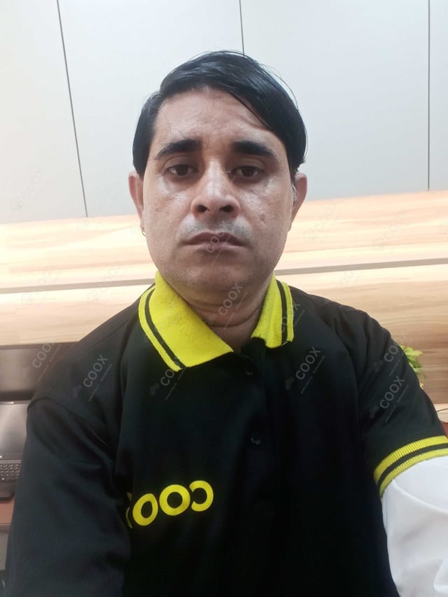 Chef from COOX at bookings. Professional cooks chefs at home