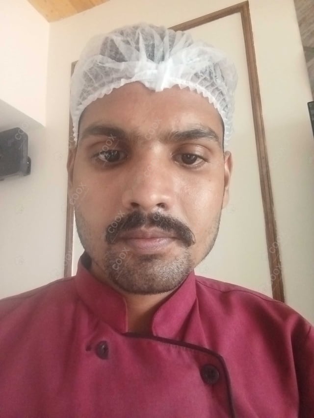 Chef from COOX at bookings. Professional cooks chefs at home