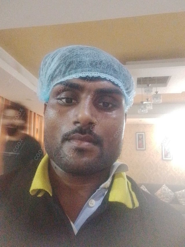 Chef from COOX at bookings. Professional cooks chefs at home