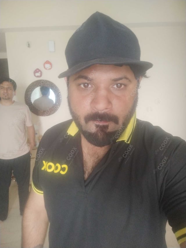 Chef from COOX at bookings. Professional cooks chefs at home