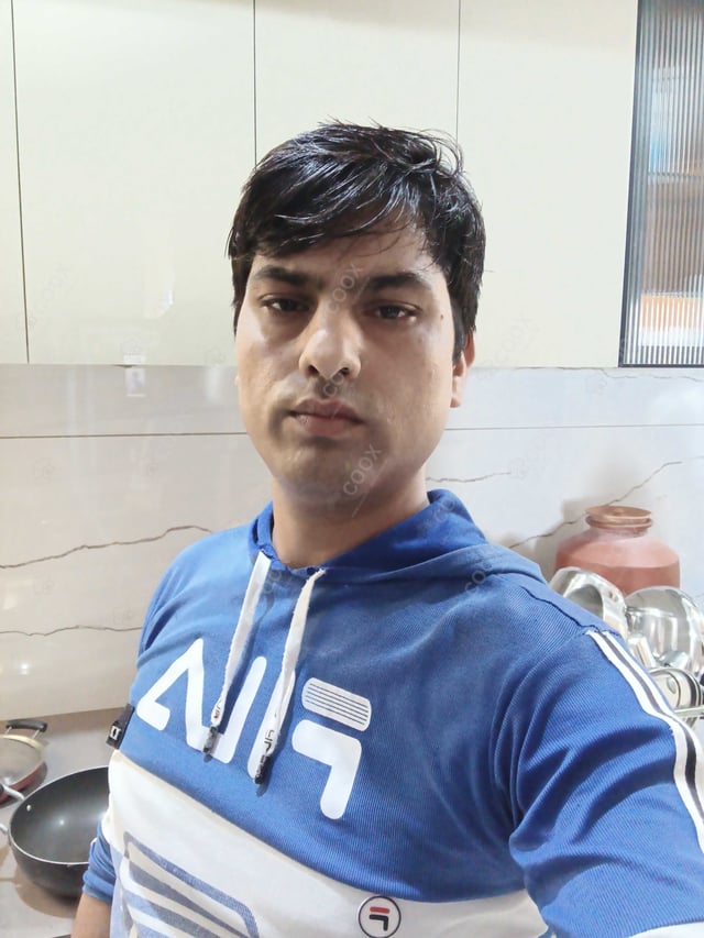 Chef from COOX at bookings. Professional cooks chefs at home