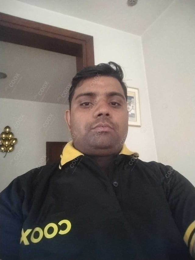 Chef from COOX at bookings. Professional cooks chefs at home