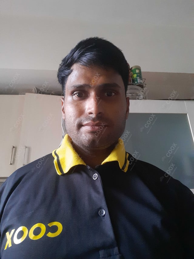 Chef from COOX at bookings. Professional cooks chefs at home