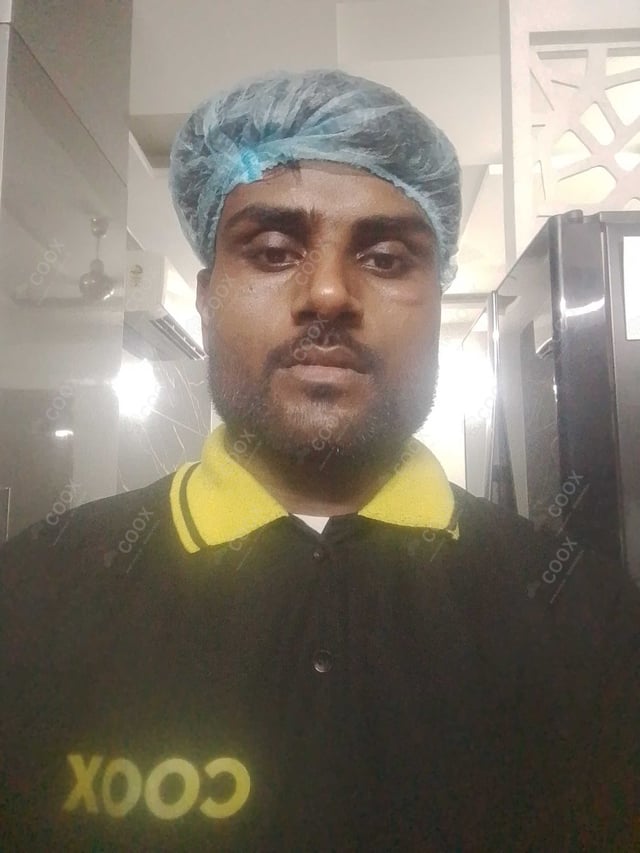 Chef from COOX at bookings. Professional cooks chefs at home