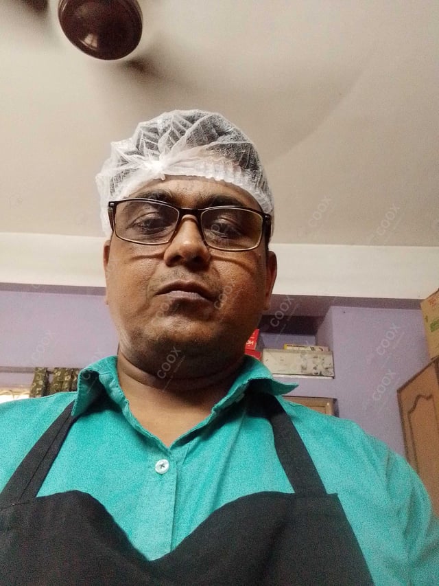 Chef from COOX at bookings. Professional cooks chefs at home