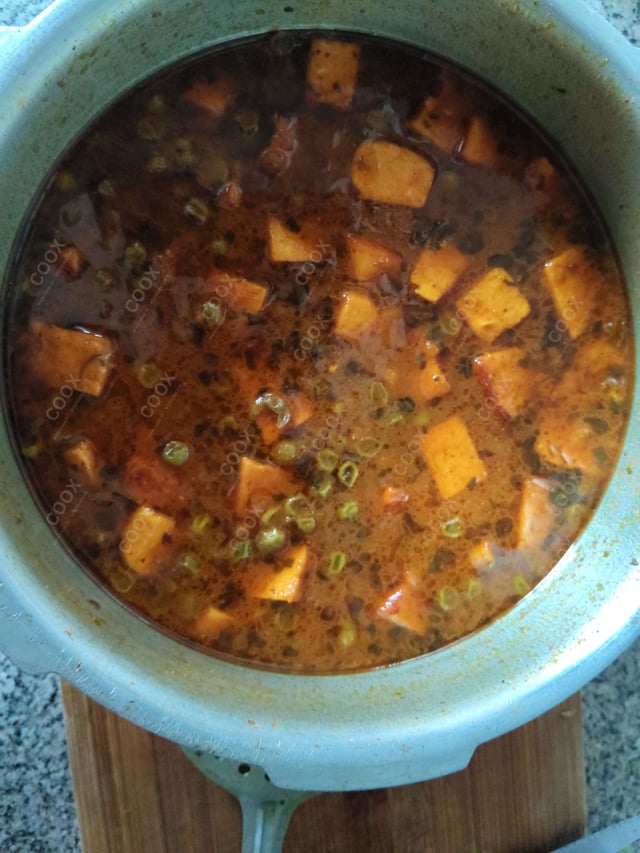 Delicious Matar Paneer prepared by COOX