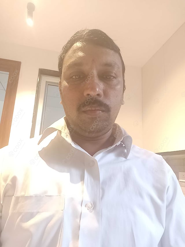 Chef from COOX at bookings. Professional cooks chefs at home