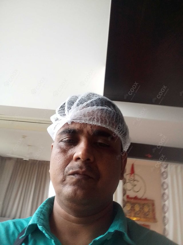 Chef from COOX at bookings. Professional cooks chefs at home