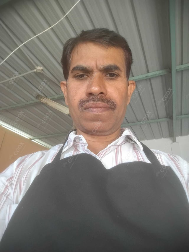 Chef from COOX at bookings. Professional cooks chefs at home