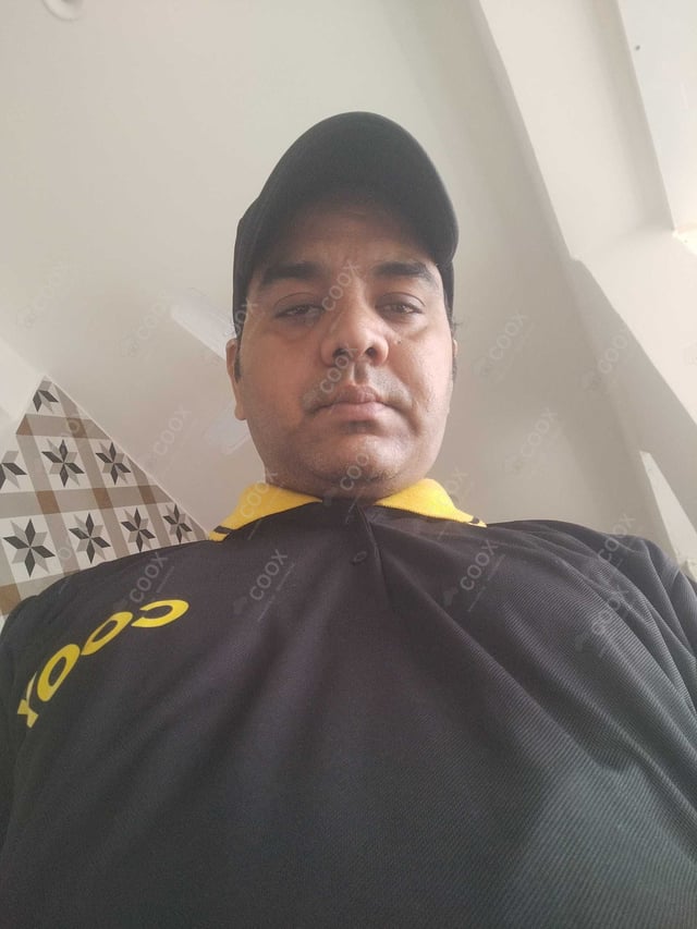 Chef from COOX at bookings. Professional cooks chefs at home