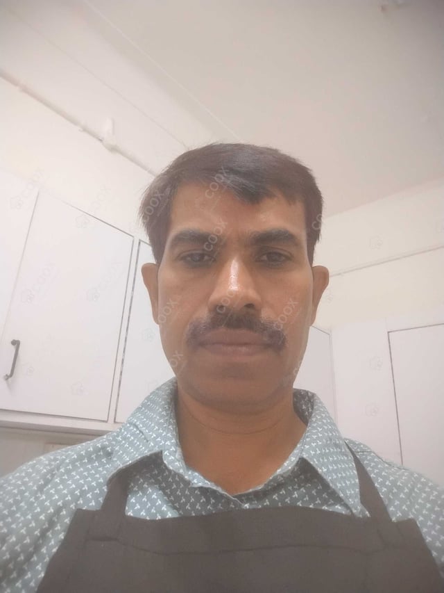 Chef from COOX at bookings. Professional cooks chefs at home