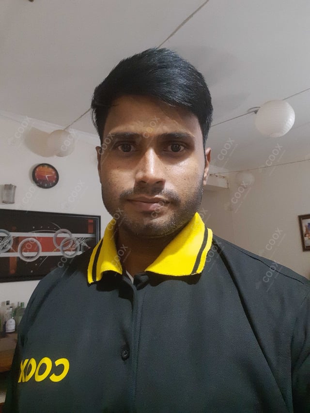 Chef from COOX at bookings. Professional cooks chefs at home