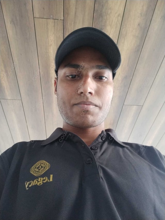 Chef from COOX at bookings. Professional cooks chefs at home