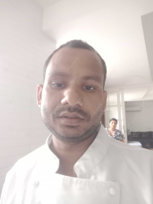 Chef from COOX at bookings. Professional cooks chefs at home