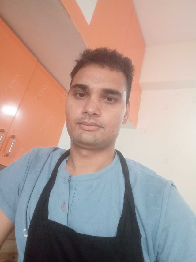 Chef from COOX at bookings. Professional cooks chefs at home