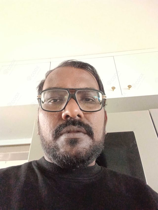 Chef from COOX at bookings. Professional cooks chefs at home