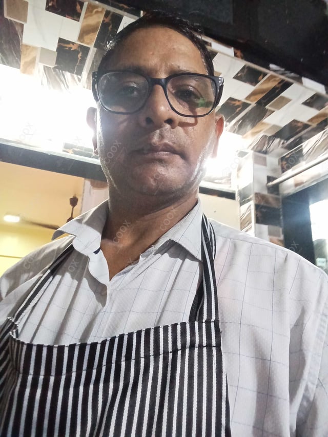 Chef from COOX at bookings. Professional cooks chefs at home