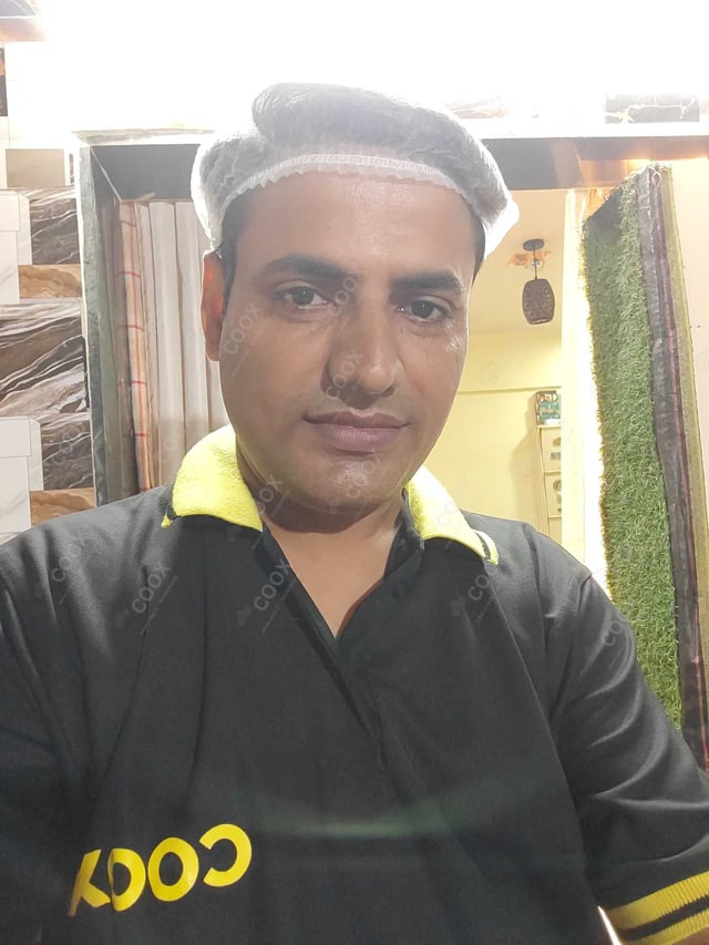 Chef from COOX at bookings. Professional cooks chefs at home