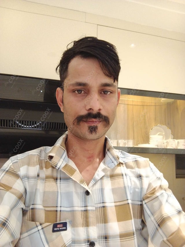 Chef from COOX at bookings. Professional cooks chefs at home