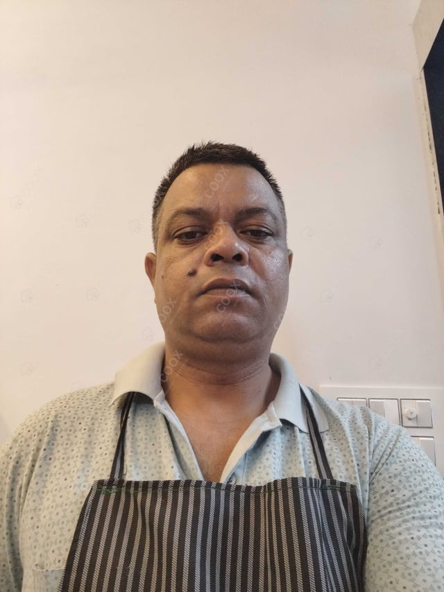 Chef from COOX at bookings. Professional cooks chefs at home