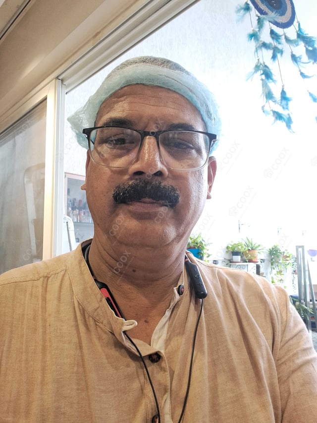 Chef from COOX at bookings. Professional cooks chefs at home