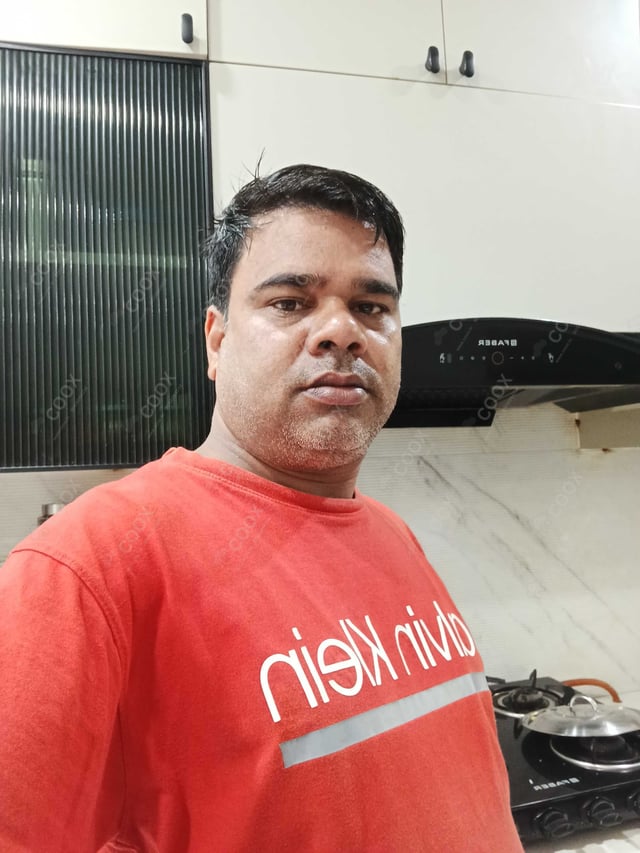 Chef from COOX at bookings. Professional cooks chefs at home