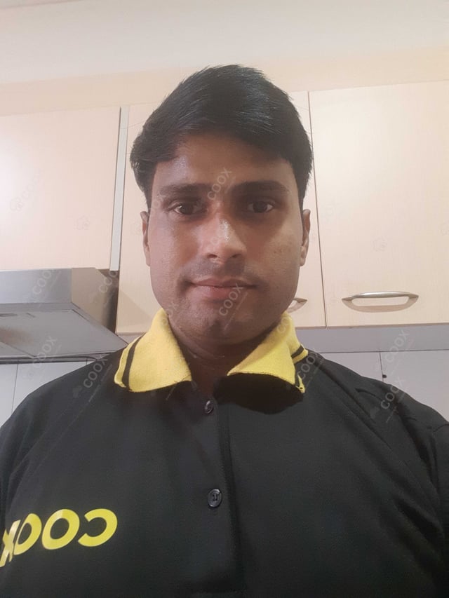 Chef from COOX at bookings. Professional cooks chefs at home