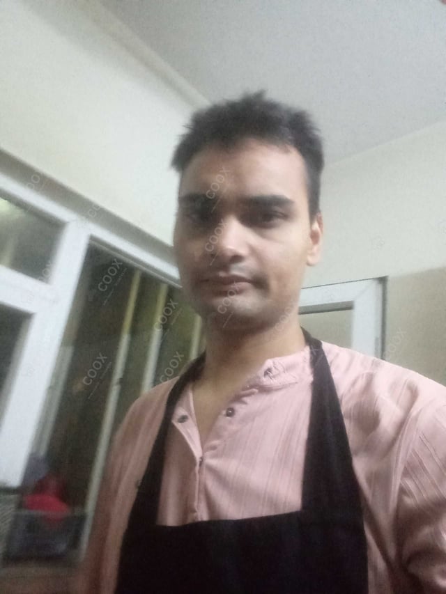 Chef from COOX at bookings. Professional cooks chefs at home
