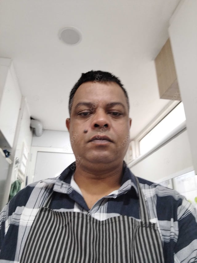 Chef from COOX at bookings. Professional cooks chefs at home