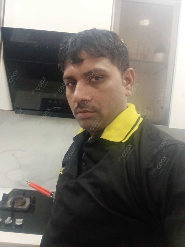 Chef from COOX at bookings. Professional cooks chefs at home