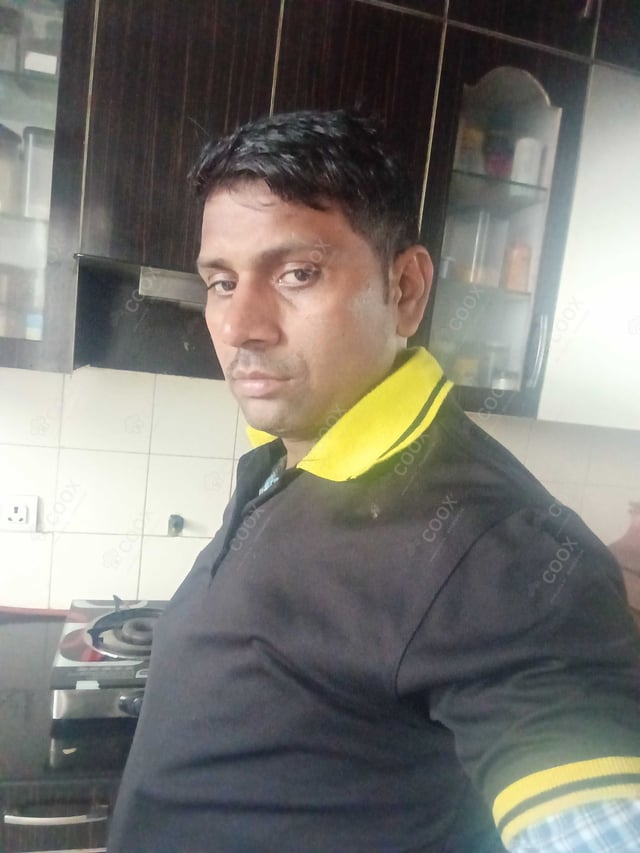 Chef from COOX at bookings. Professional cooks chefs at home