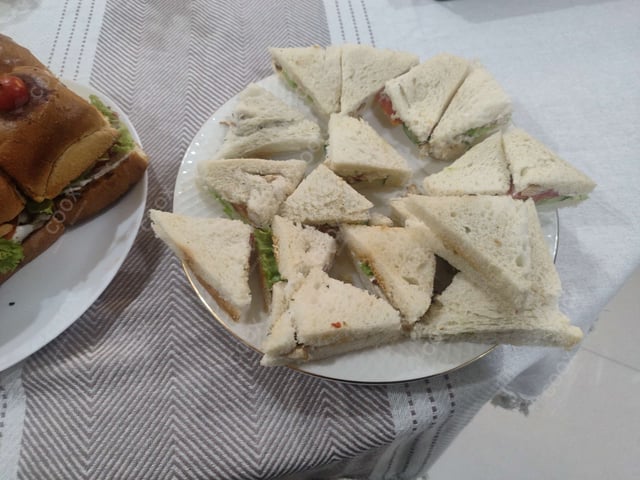 Delicious Grilled Chicken Sandwiches prepared by COOX