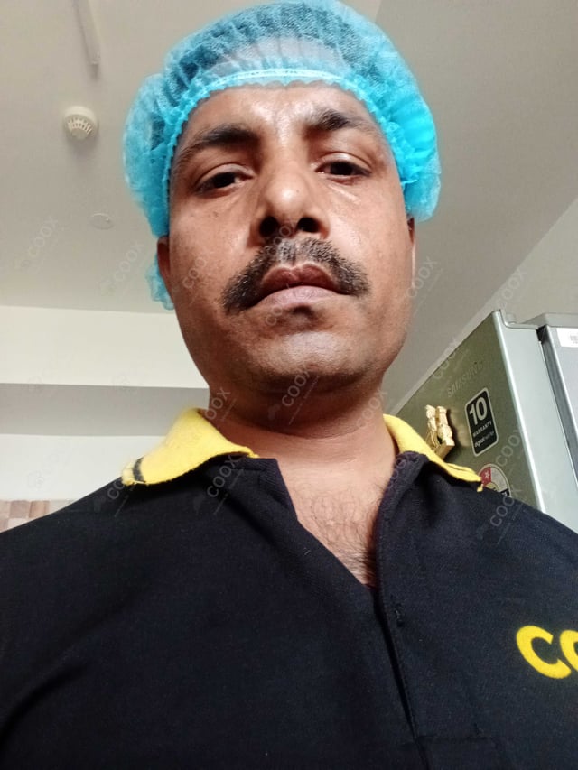 Chef from COOX at bookings. Professional cooks chefs at home
