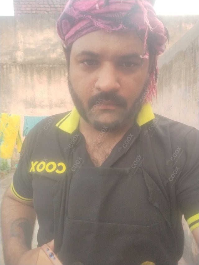 Chef from COOX at bookings. Professional cooks chefs at home